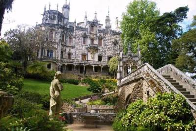 Lisbon: Sintra Day Tour In a Small Group