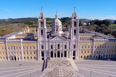 Obidos, Peniche, Baleal and Mafra Private Tour from Lisbon