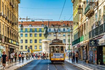 Discover & Feel Lisbon like a Local: Small-Group Tour