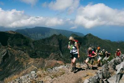 Adventurous Hiking Pico Areeiro to Pico Ruivo