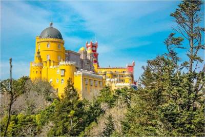 Full day Private tour Sintra + Cabo da Roca + Cascais (2 - 4 persons)