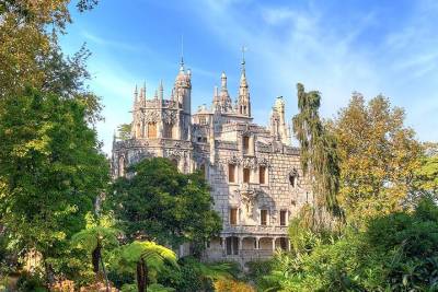 Quinta da Regaleira and Hells Mouth Half Day Private Tour from Lisbon
