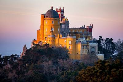 Private Visit to the National Palace of Pena