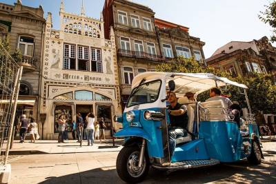Porto Full Day Tuk Tuk Private Tour with Lunch