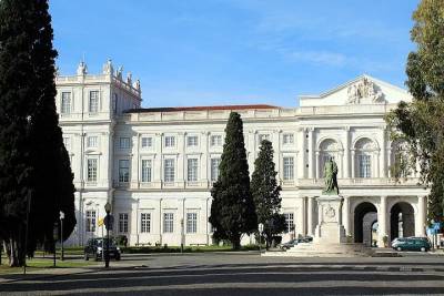 Tickets for National Palace of Ajuda and 4 Self-Guided Tours in Lisbon