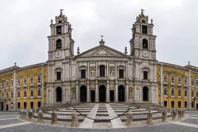 Full Day Private Tour - Mafra Heritage with Ericeira