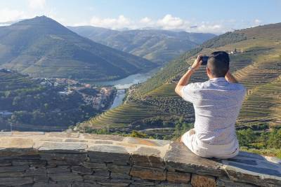 Douro Valley - Expert wine guide all day, Boat, Lunch and Tastings.All included