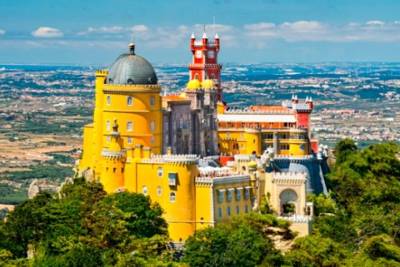 Explore the beauty of Sintra in 1 or 2 days, including Lisbon