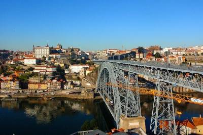 Private ONE WAY arrival OR departure transfer from/to Porto AIRPORT - CITY
