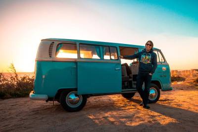 Albufeira: Algarve Sunset Tour in a VW T2 Van