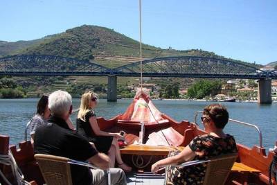 Douro Valley: private tour with lunch and wine estate all inclusive