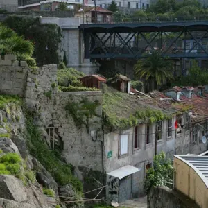 Street between Ribeira and Sé in Porto