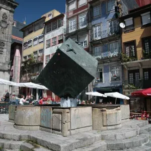 The Cube - Praca da Ribeira - Porto