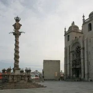 Porto Cathedral Square