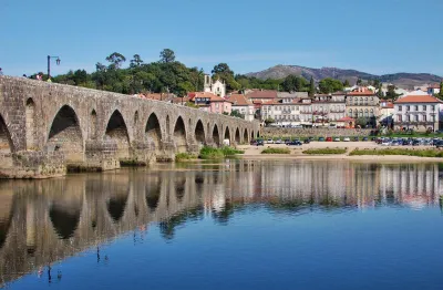 Bridge and town - Ponte de Lima