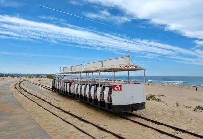 Costa da Caparica beach railway