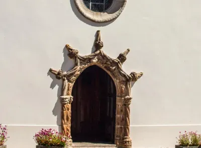 Manueline doorway - Monchique church