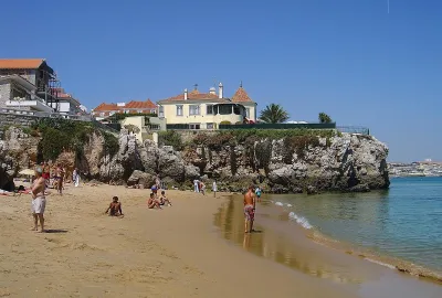 Praia das Avencas beach