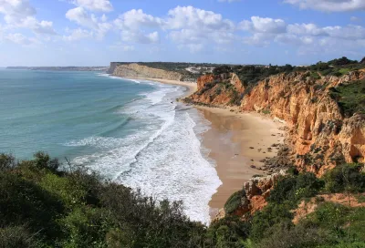 Praia do Canavial and Porto Mos