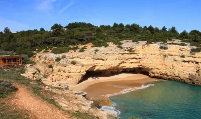 Praia de Albandeira - Pirata