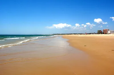 Monte Gordo beach