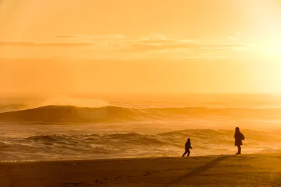 Praia da Tocha sunset surf