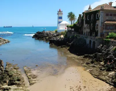 Praia da Santa Marta, Cascais