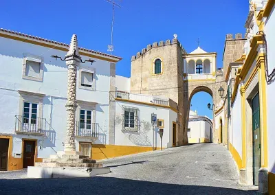 Largo de Santa Clara, Elvas