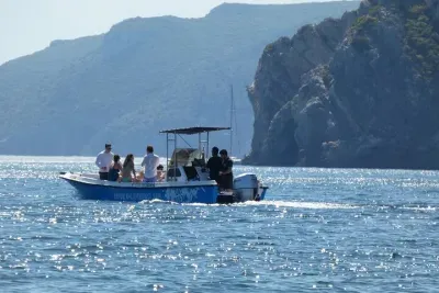 Arrábida Secret Beaches and Caves with Snorkeling Stop