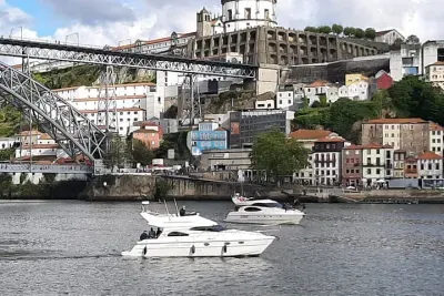 Porto: Luxury Yacht Tour of the 6 Bridges and Douro Natural Reserve