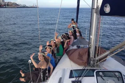 2 Hours Private Sailing Tour in Lisbon