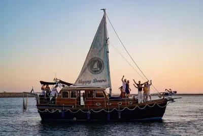 Porto: Tour on the Douro River in a Classic Boat