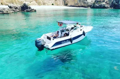 Private Boat Tour along the Coast of Sesimbra