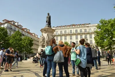 Lisbon city tour on history, culture and current topics