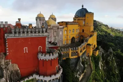 Pena Palace, Sintra & Cascais Highlights - Small Group