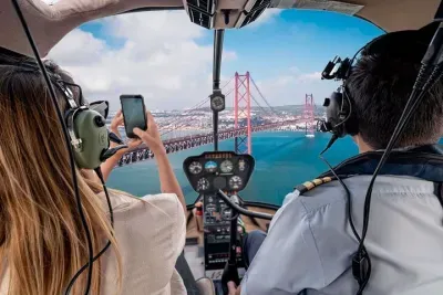 360º Lisbon: Helicopter Flight, Boat Trip and Old Town Walking 