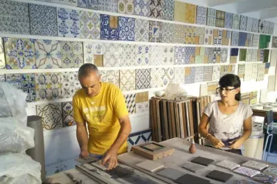 Private Tour with Tiles Workshop and National Tile Museum Visit