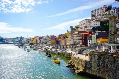 Porto Small Group City Tour with Lunch, Wine Tasting and Cruise