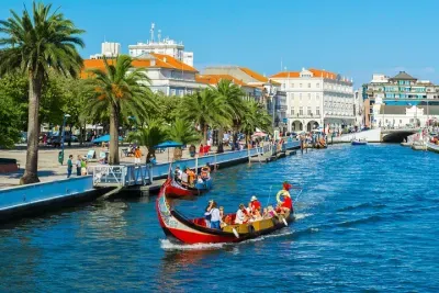 Aveiro and Costa Nova Half Day Tour from Porto with Boat Ride