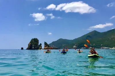 The Lisbon Kayak Day Tour (transport & picnic at beach)