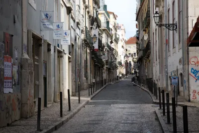 View up Rua da Rosa - Bairro Alto