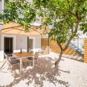 Lemon Tree Garden 3bedroom Apartment