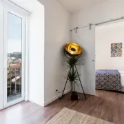 Amazing Downtown Apt with small balcony with view over the c