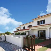 Soothing Holiday Home in Ferrel near Baleal Island