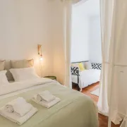 Stay in Tranquil Flat in Alfama near S