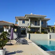 Modern villa with swimming pool near Carvoeiro