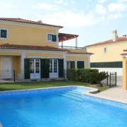 Spacious Villa in Azeit