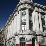 Avenida dos Aliados Corner Building - Porto