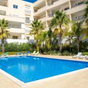 A04 - Large Modern 1 Bed Apartment with pool