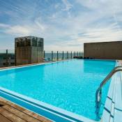 Luxurious Bright Flat | Pool w/ Instaworthy View